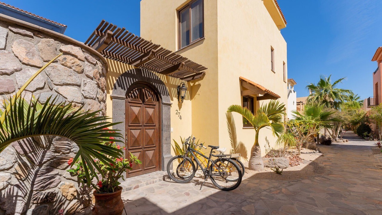 Photo of Outdoor in Nopolo