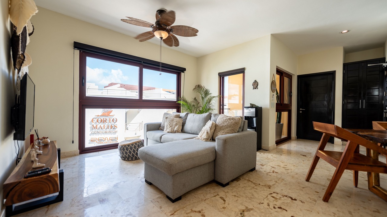 Photo of Livingroom in 12th Street
