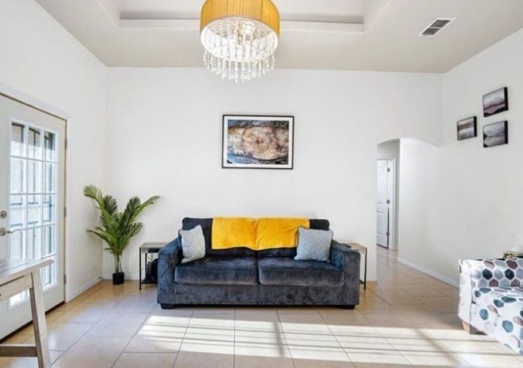 Photo of Livingroom in Edinburg