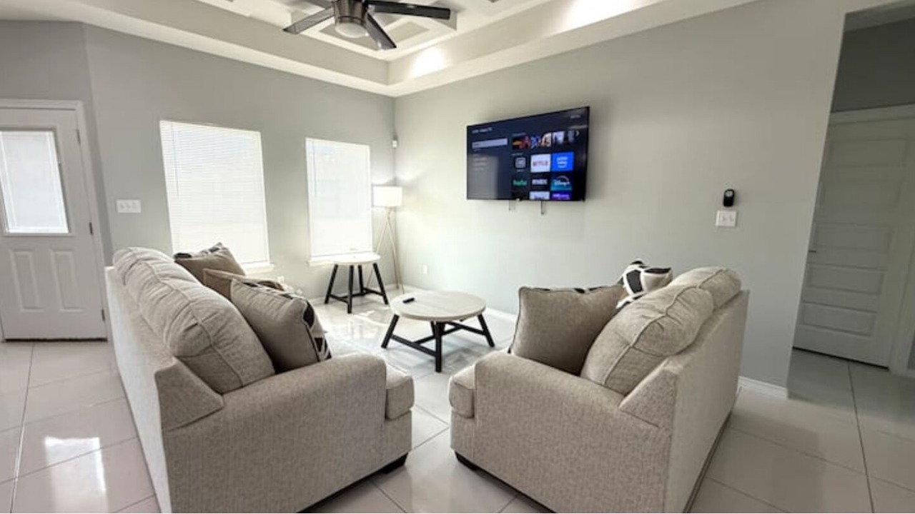 Photo of Livingroom in Alamo