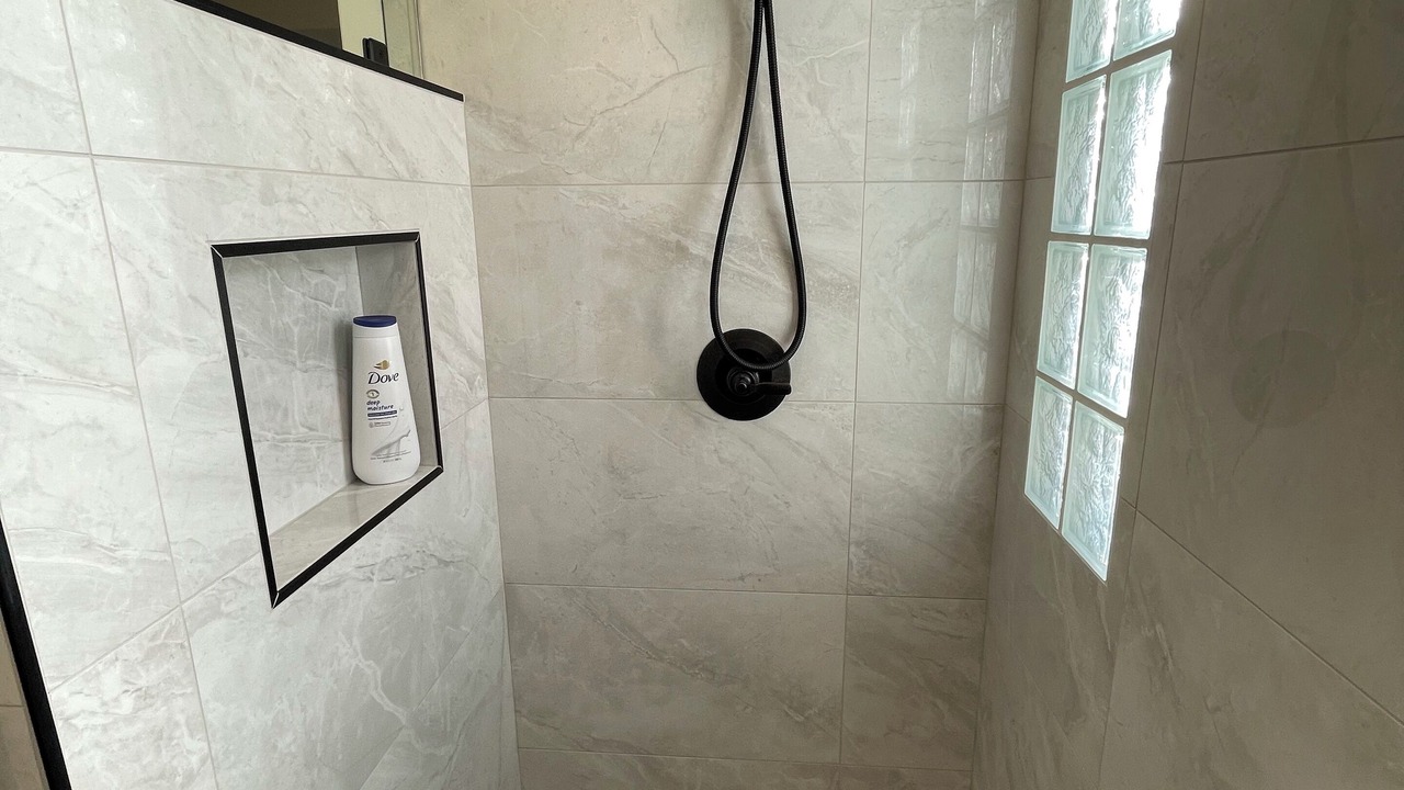 Photo of Bathroom in Val Vista Lakes