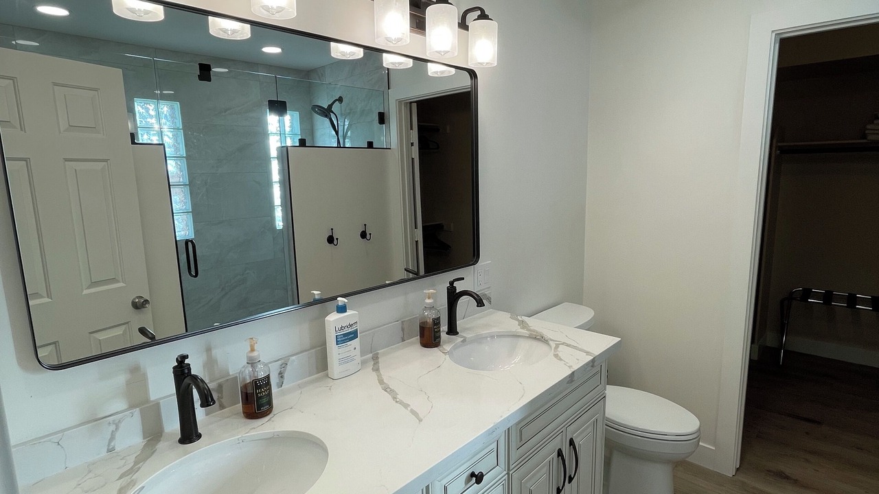 Photo of Bathroom in Val Vista Lakes