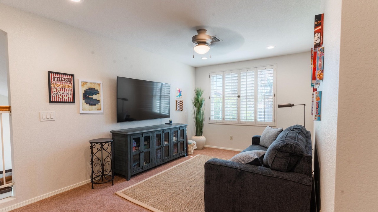 Photo of Livingroom in Val Vista Lakes