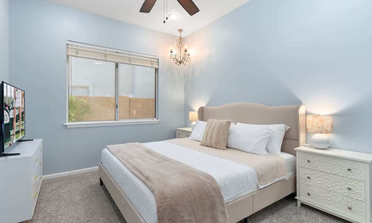 Photo of Bedroom in Palm Valley