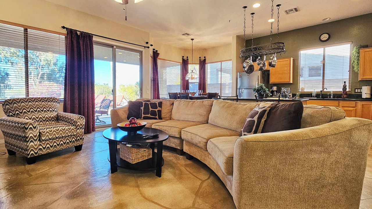 Photo of Livingroom in South Mountain
