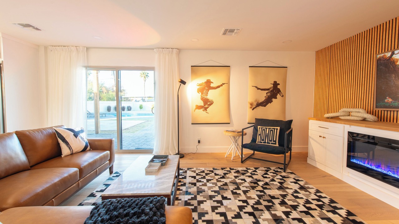 Photo of Livingroom in Camelback East