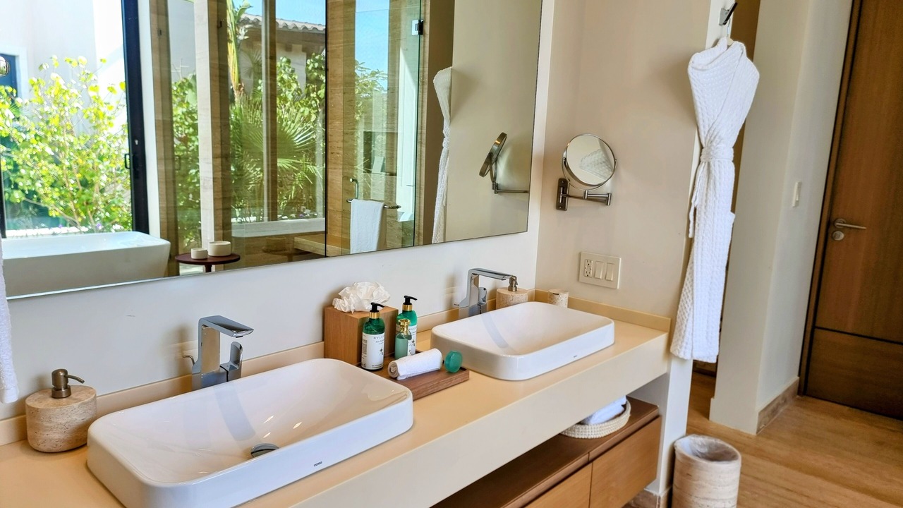 Photo of Bathroom in Buzzards