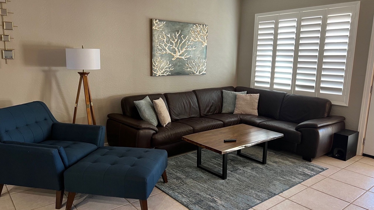 Photo of Livingroom in Surprise