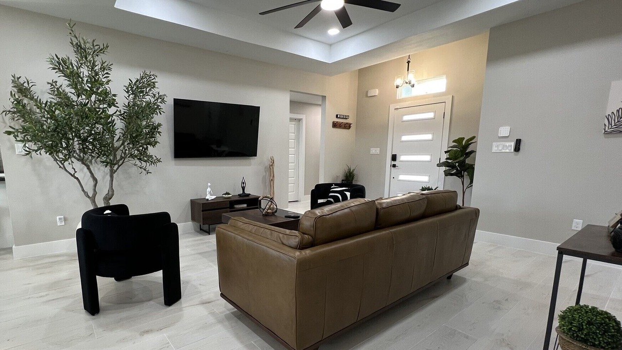 Photo of Livingroom in Edinburg