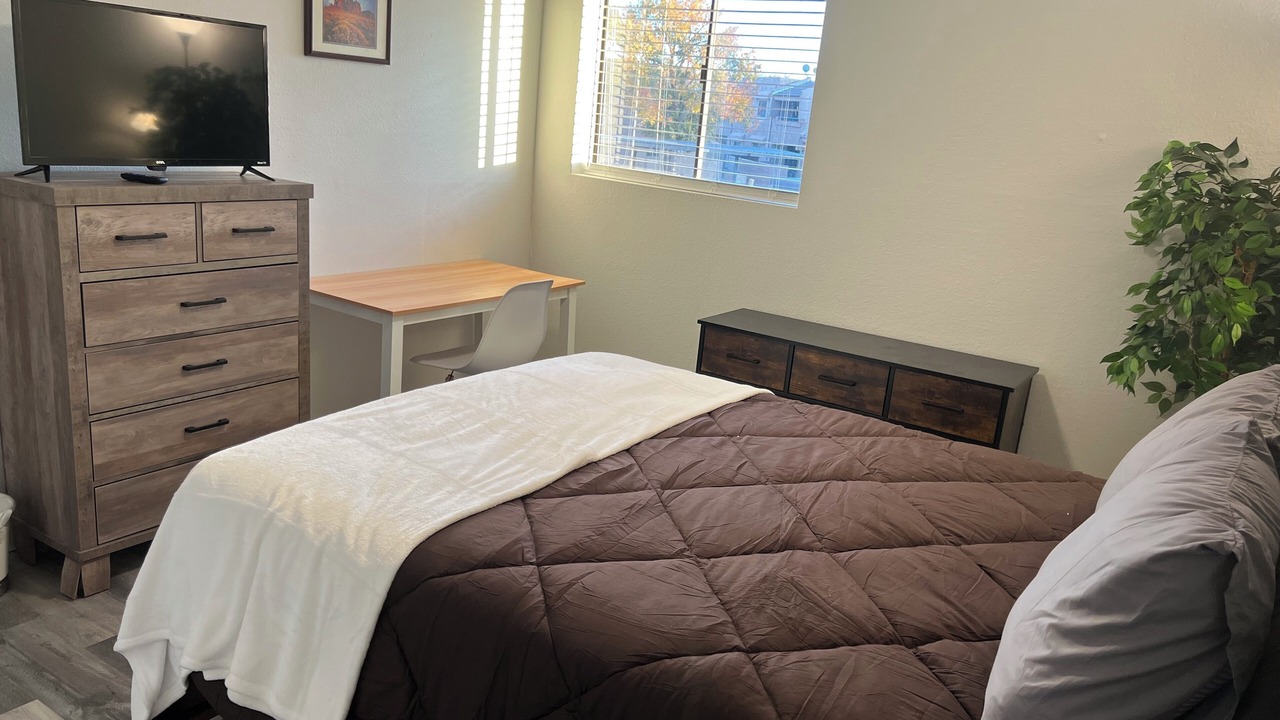 Photo of Bedroom in Lake Biltmore Village