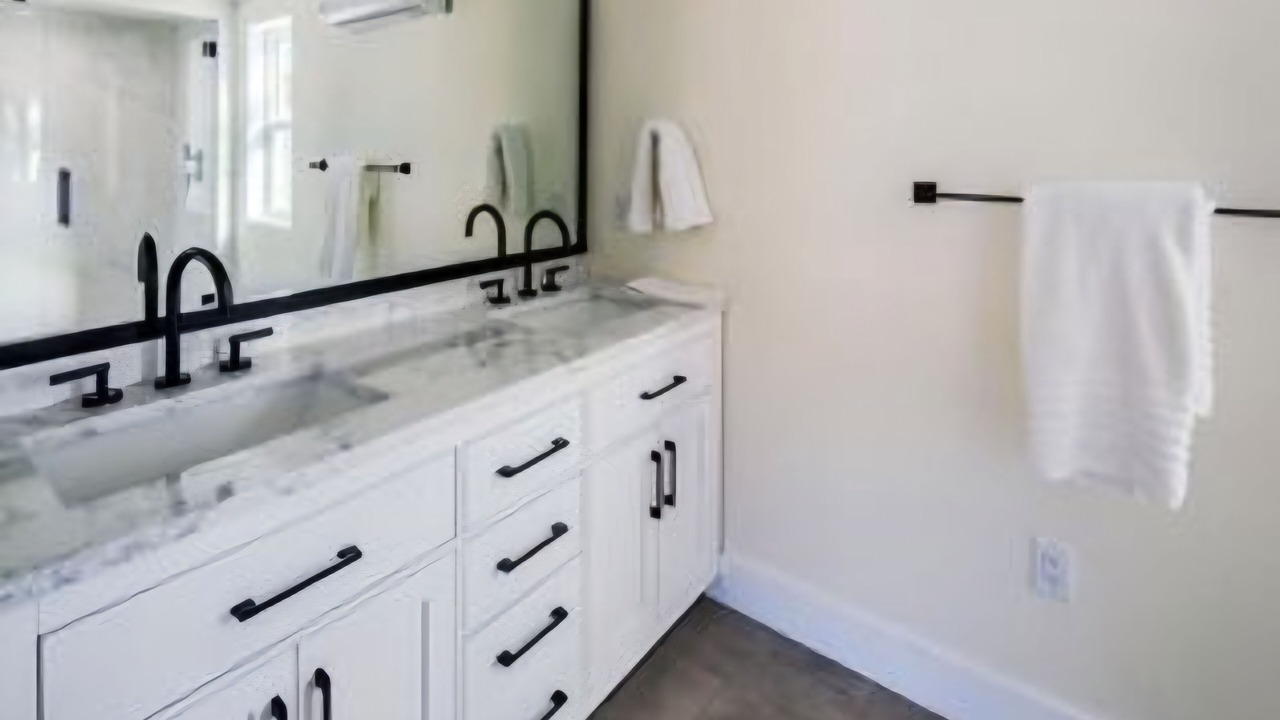 Photo of Bathroom in Moovalya Keys