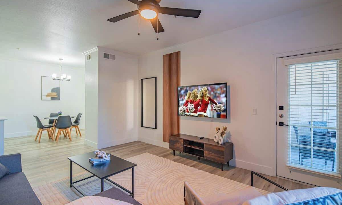 Photo of Livingroom in Glendale Sports and Entertainment District