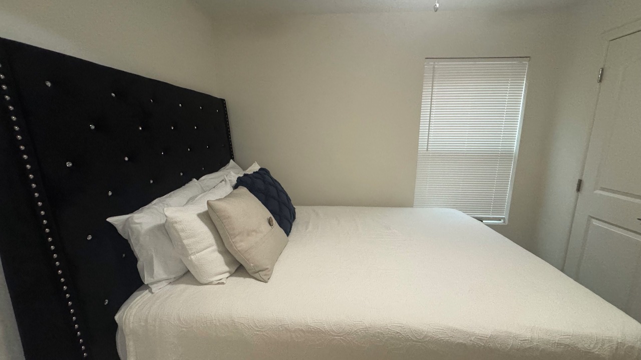Photo of Bedroom in Edinburg