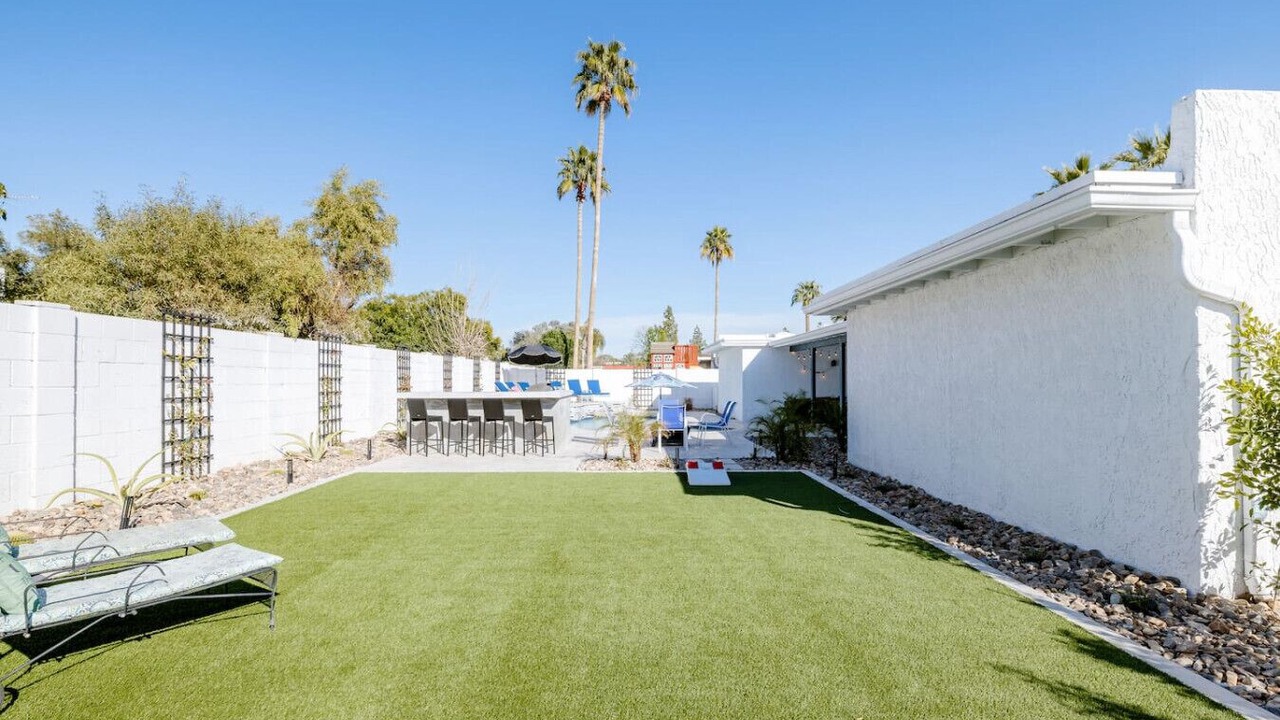 Photo of Outdoor in Raskin Estates