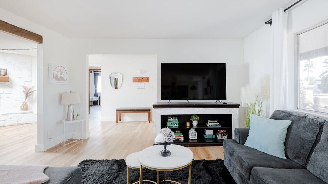 Photo of Livingroom in Raskin Estates