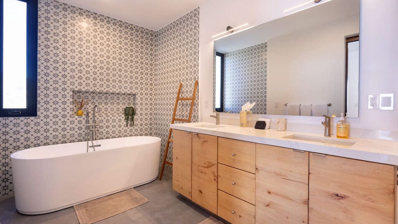 Photo of Bathroom in Cerritos