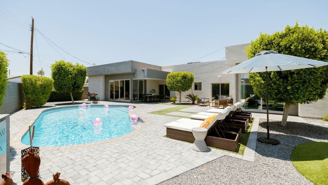 Photo of Outdoor in Cox Heights
