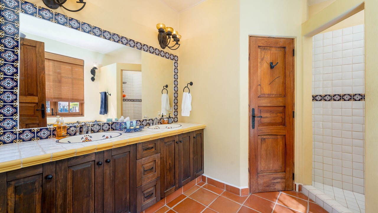 Photo of Bathroom in Nopolo