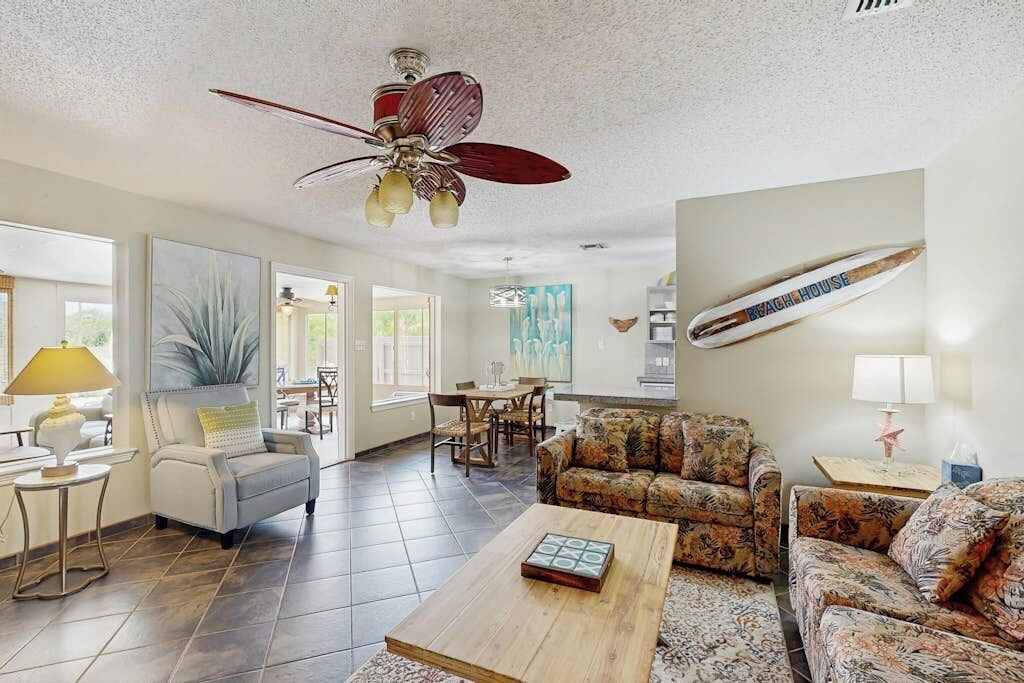 Photo of Livingroom in Laguna Vista