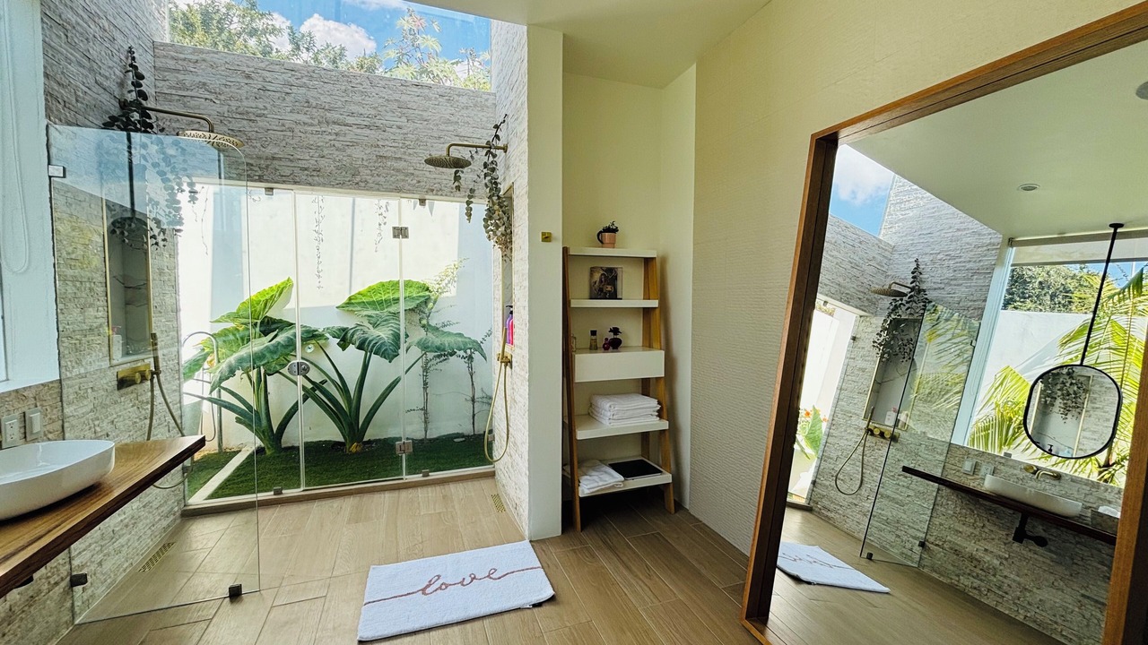 Photo of Bathroom in Raquet Club