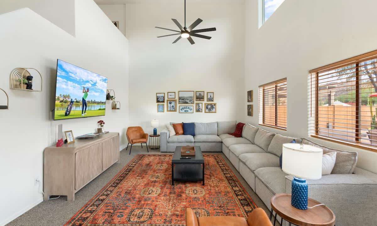 Photo of Livingroom in South Mountain