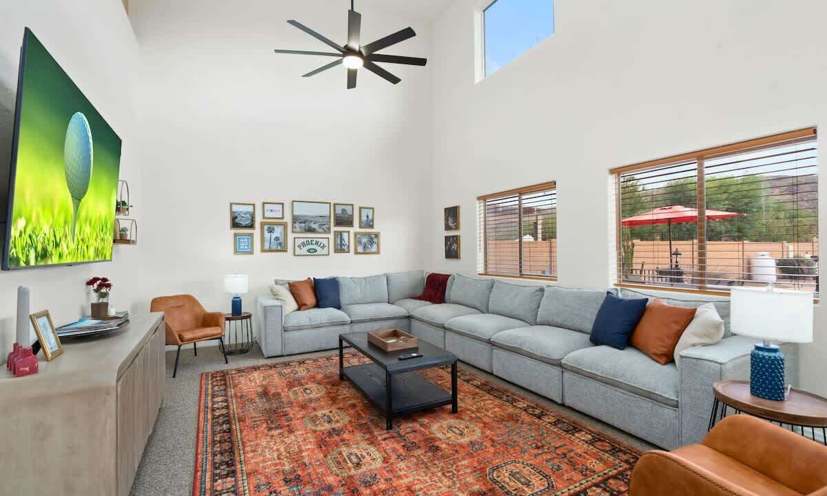 Photo of Livingroom in South Mountain