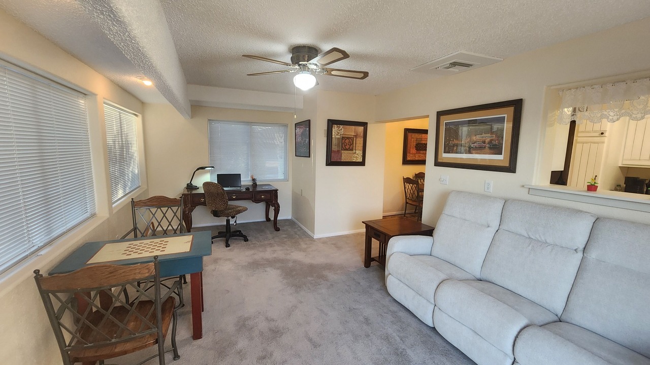Photo of Livingroom in Sun City