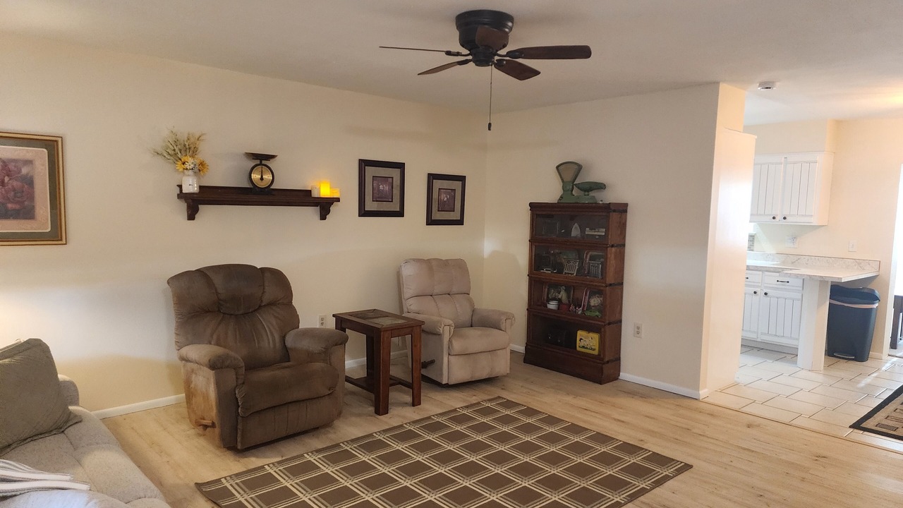 Photo of Livingroom in Sun City
