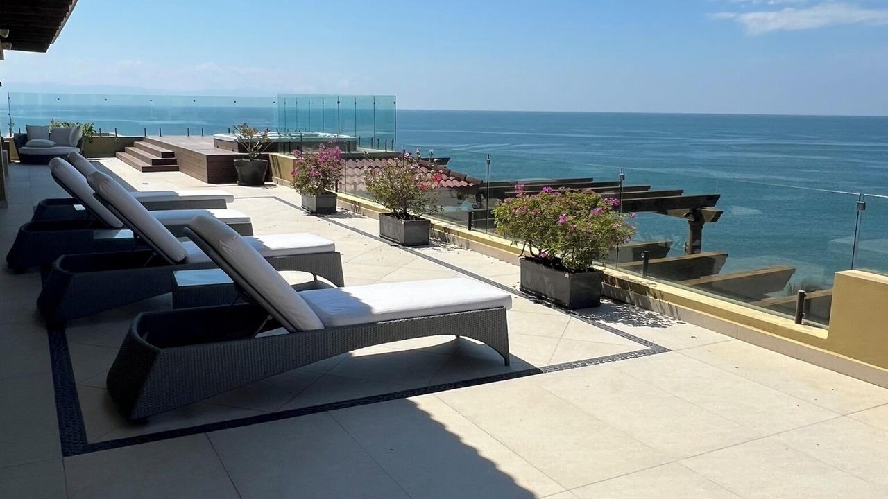 Photo of Patio Balcony in Flamingos