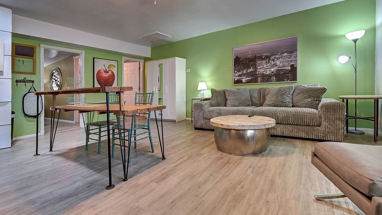 Photo of Livingroom in Camelback East