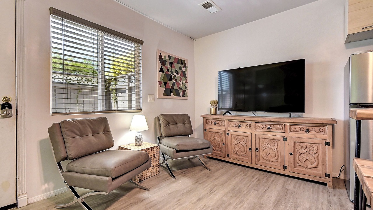 Photo of Livingroom in Camelback East