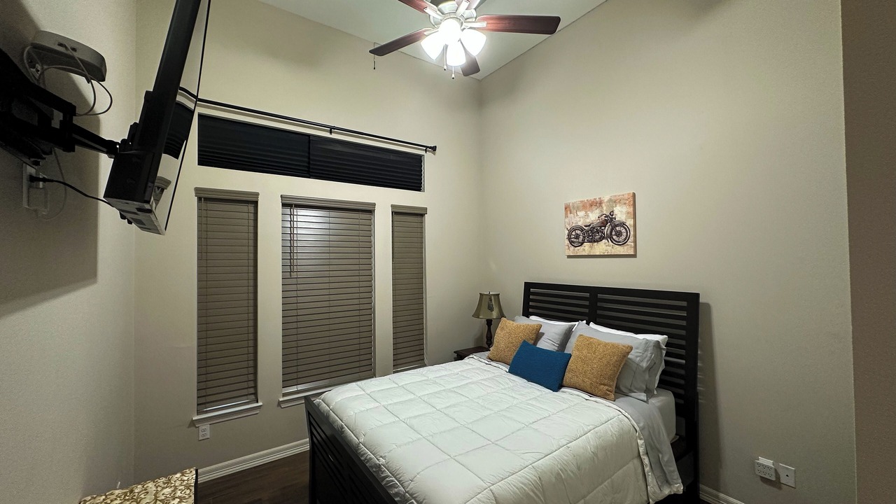 Photo of Bedroom in Edinburg