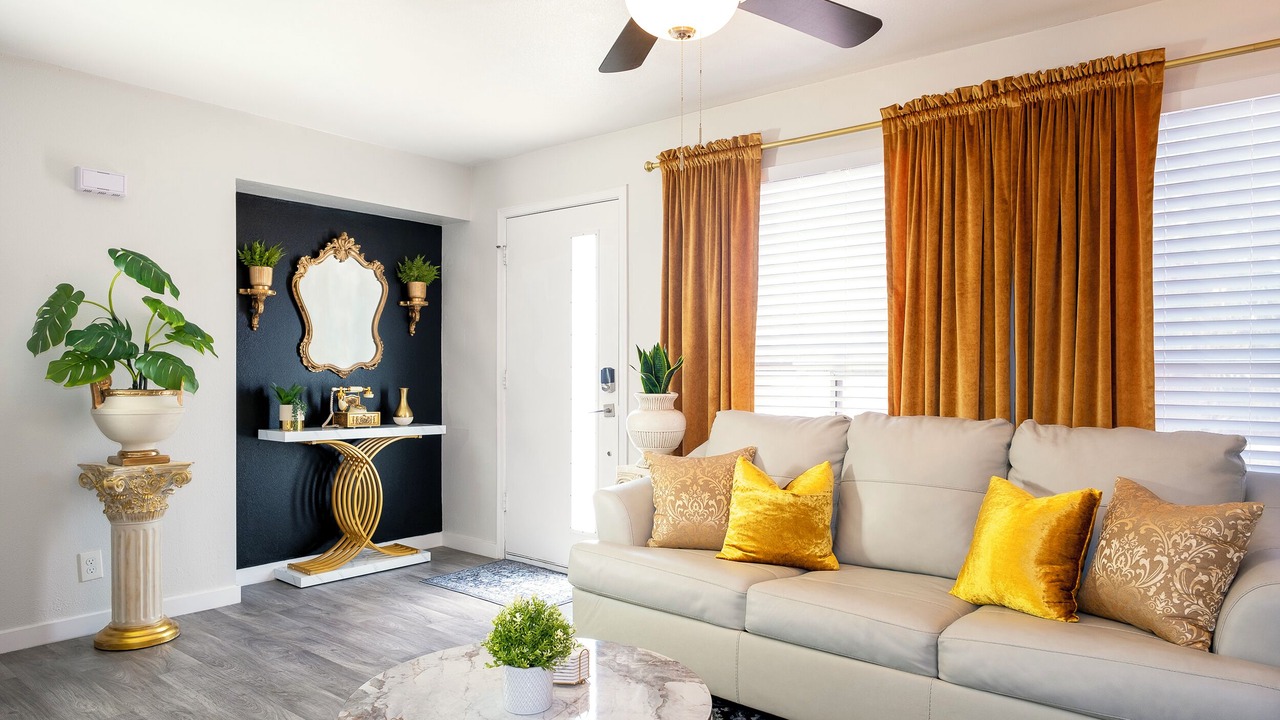 Photo of Livingroom in Brentwood-Cavalier