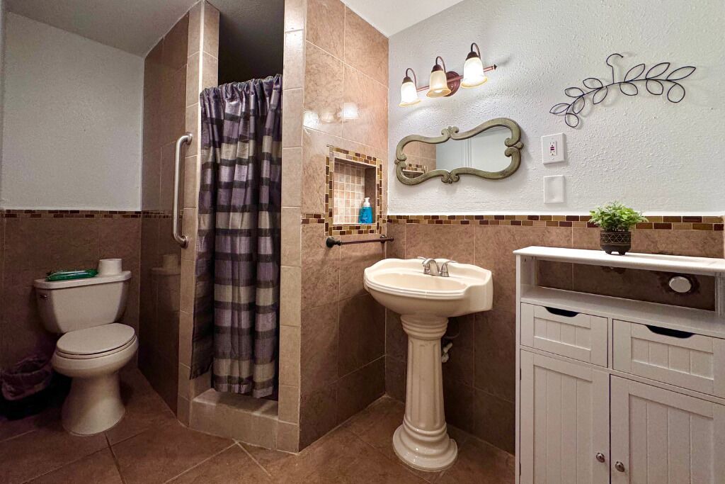 Photo of Bathroom in Brownsville