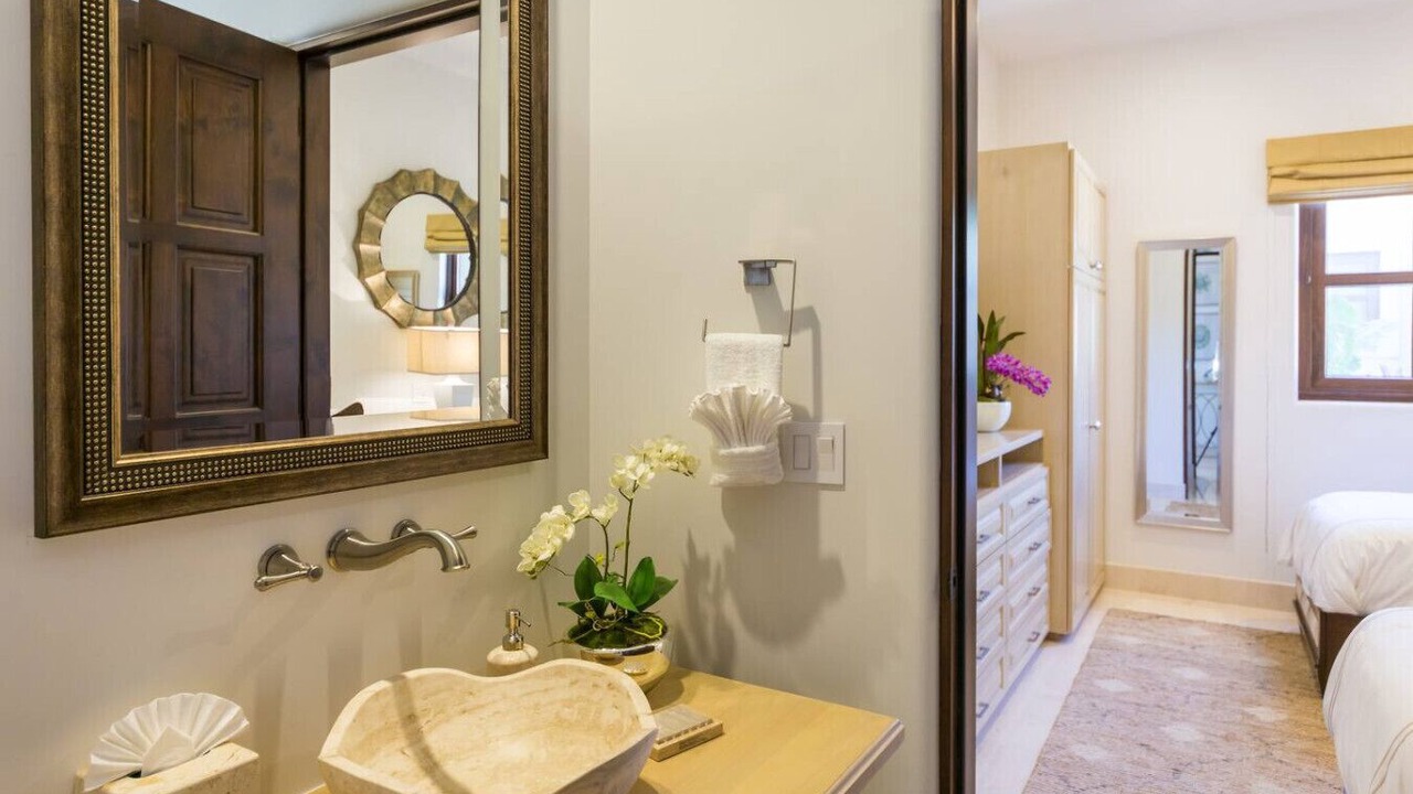 Photo of Bathroom in Buzzards
