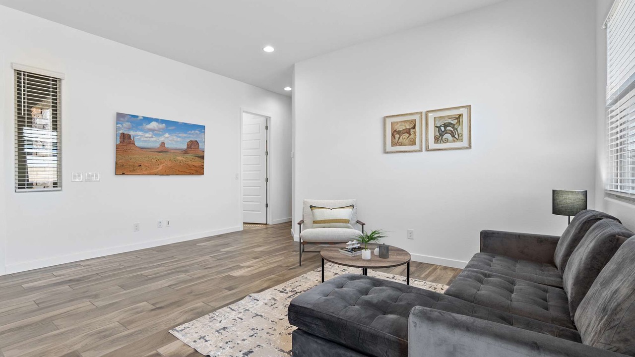 Photo of Livingroom in Laveen Village