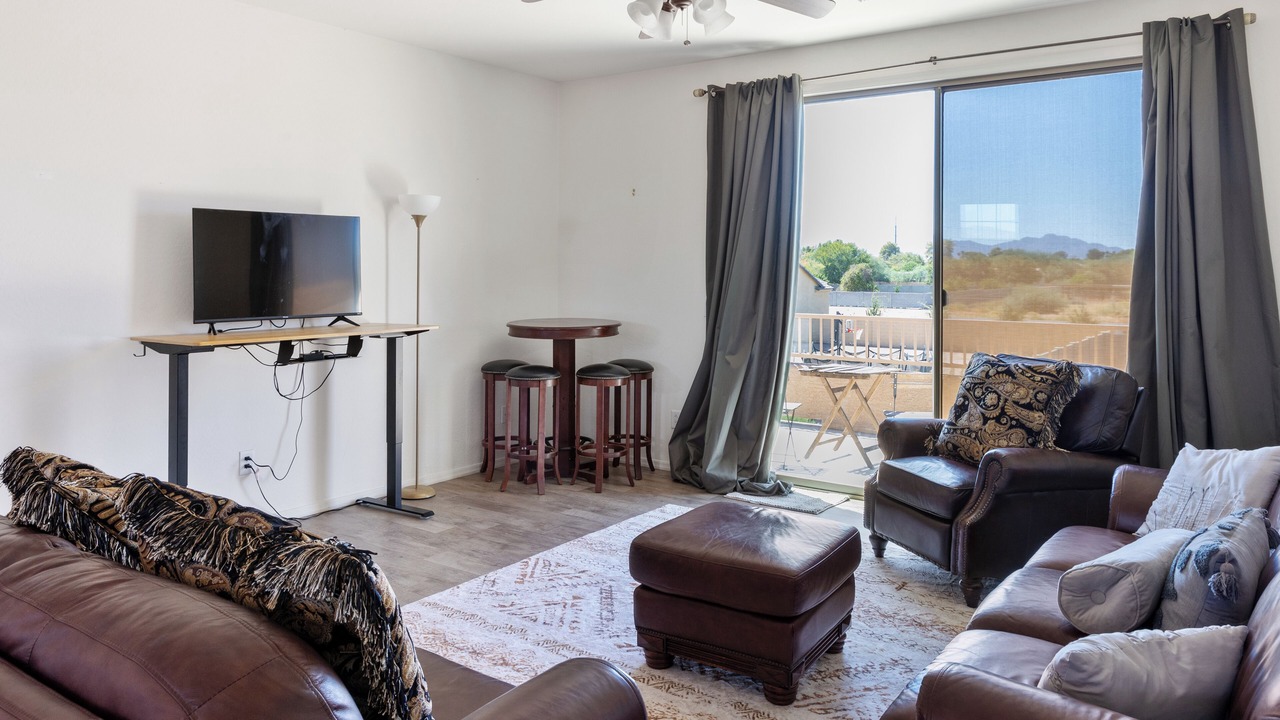 Photo of Livingroom in Dobbins Point