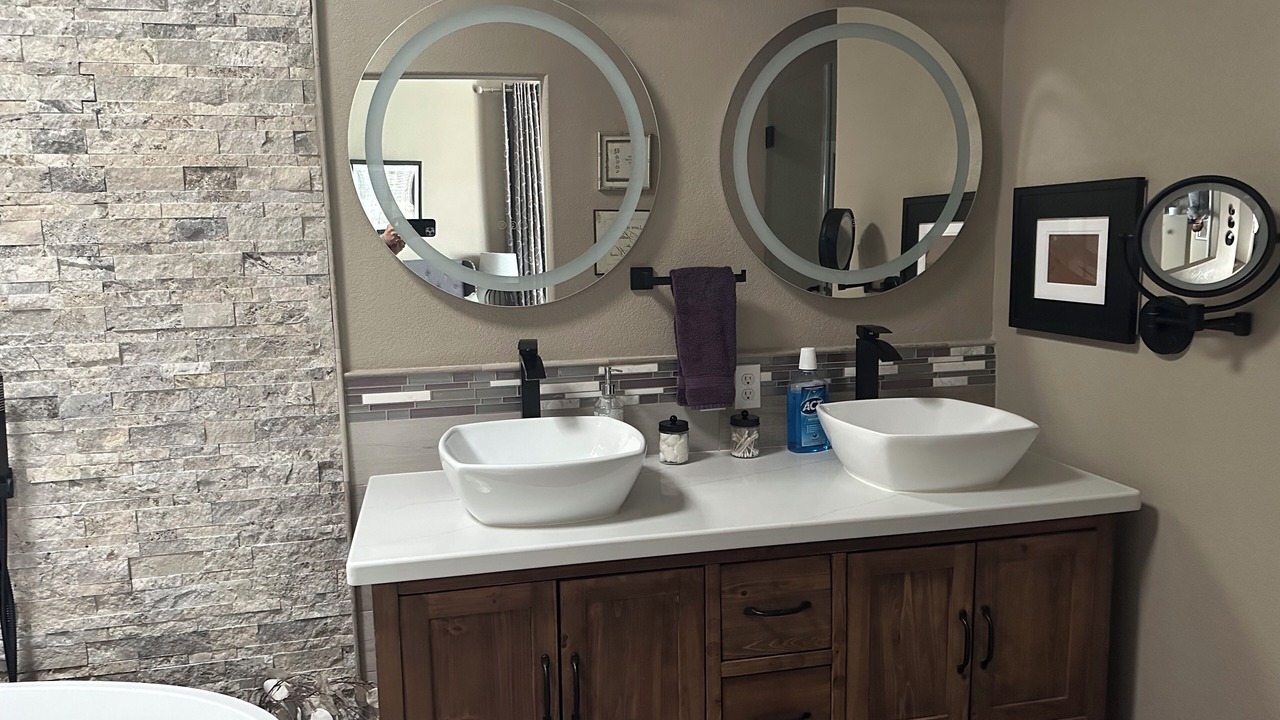 Photo of Bathroom in South Mountain