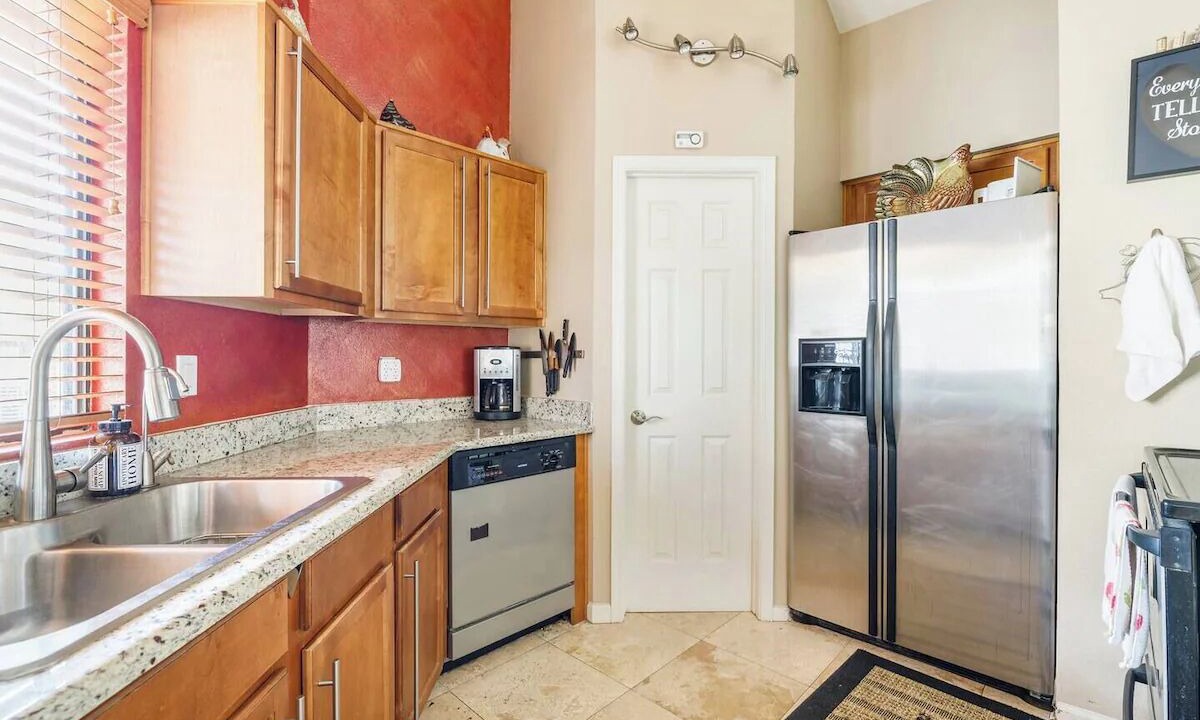Photo of Kitchen in Acacia Creek Apartments