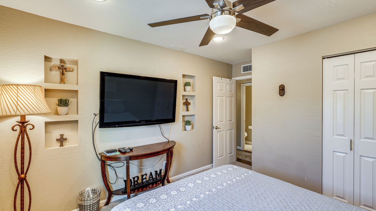 Photo of Bedroom in Raskin Estates