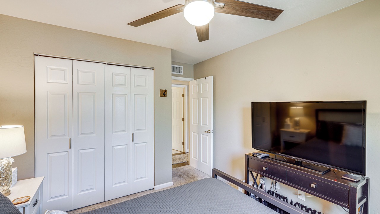 Photo of Bedroom in Raskin Estates