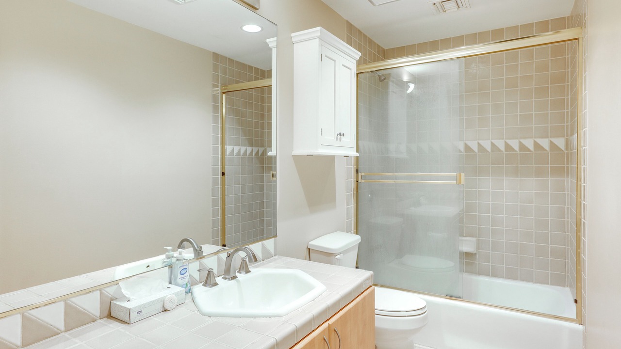 Photo of Bathroom in Moovalya Keys