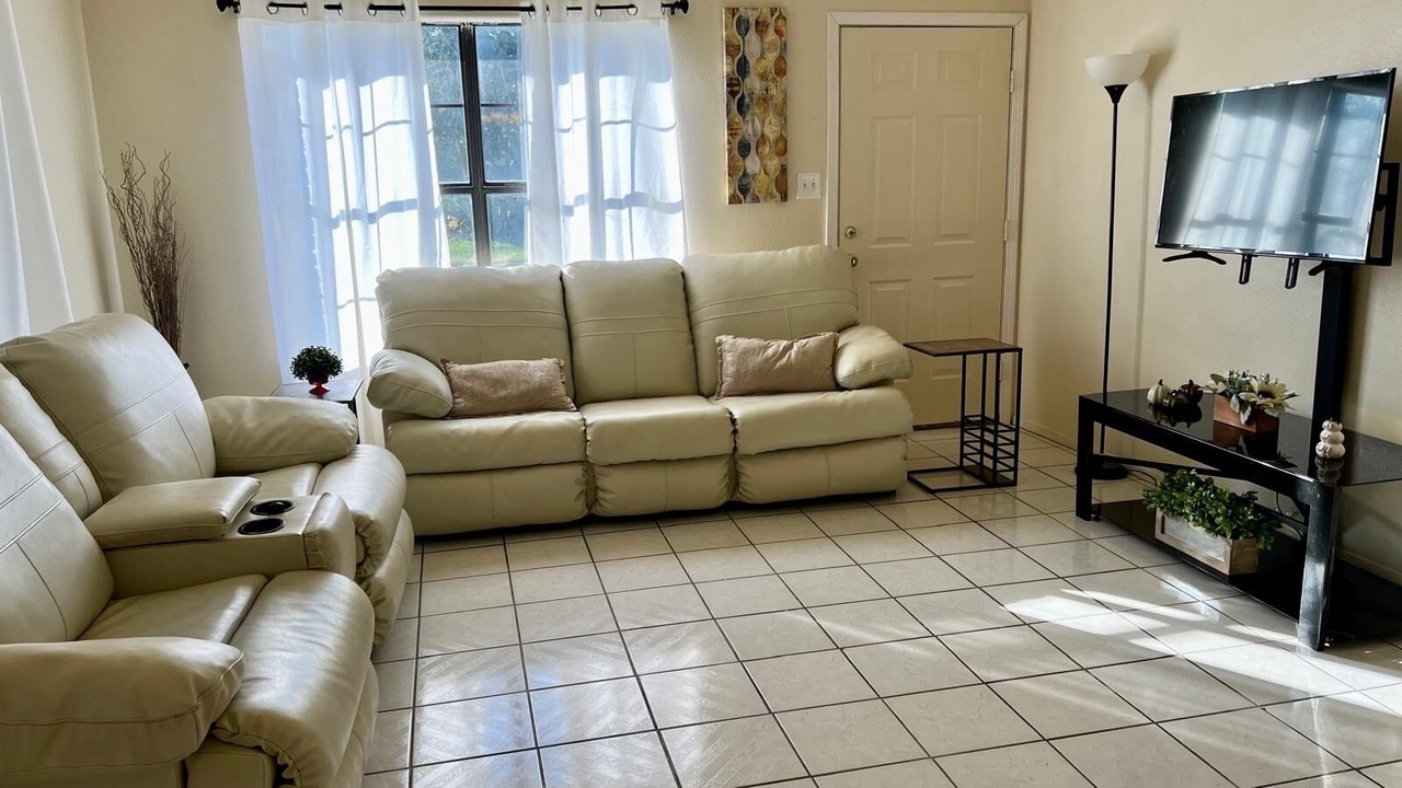 Photo of Livingroom in Brownsville