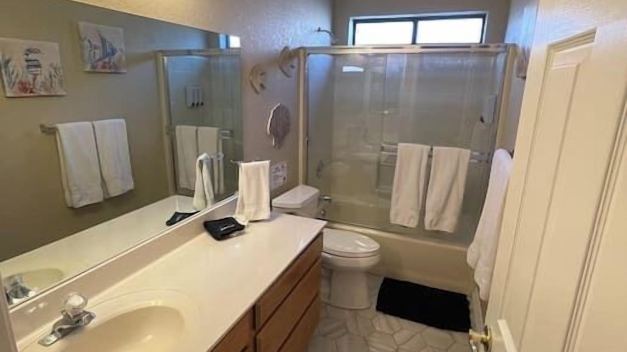 Photo of Bathroom in Parker Strip