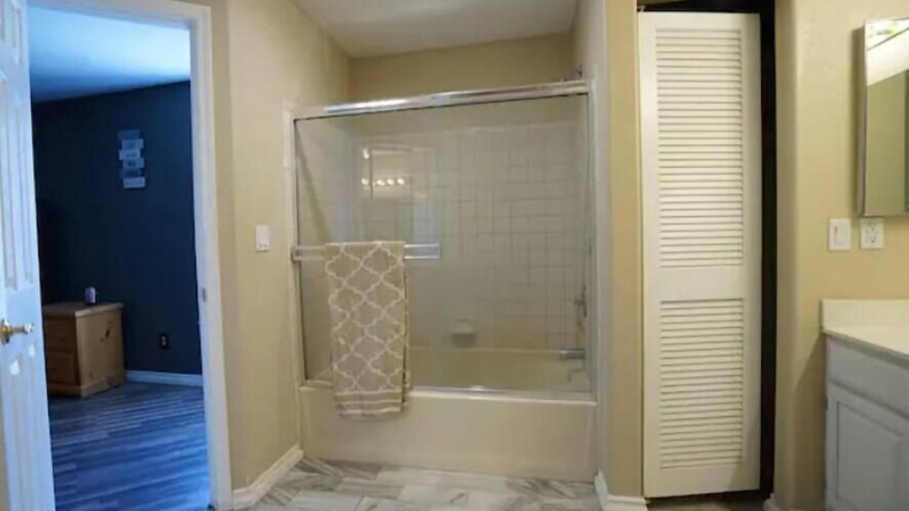 Photo of Bathroom in Parker Strip