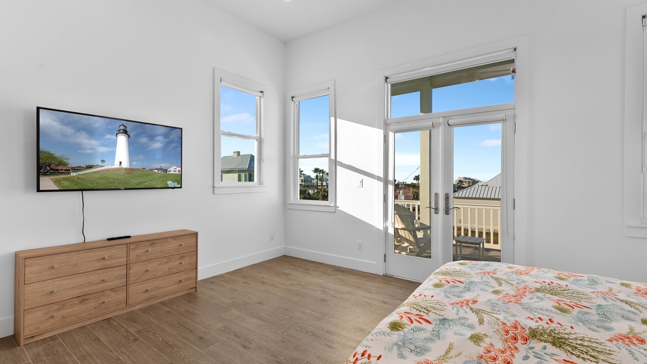 Photo of Bedroom in The Shores