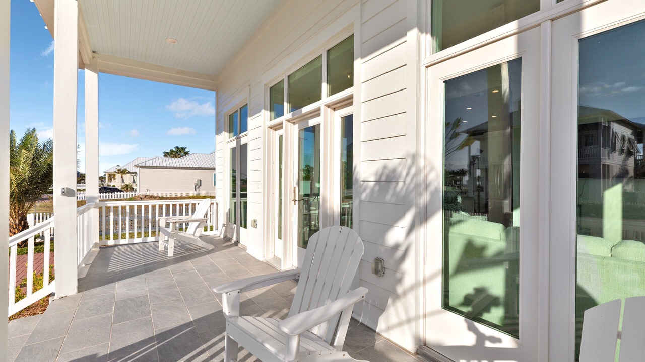 Photo of Patio Balcony in The Shores