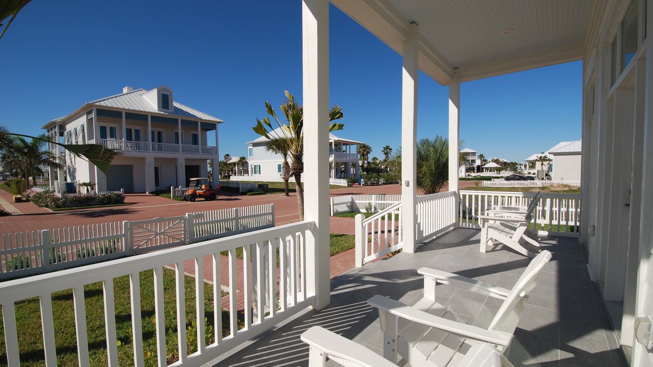 Photo of Patio Balcony in The Shores