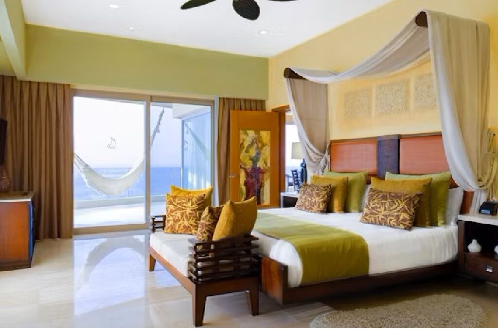 Photo of Bedroom in South Shore Hotel Area