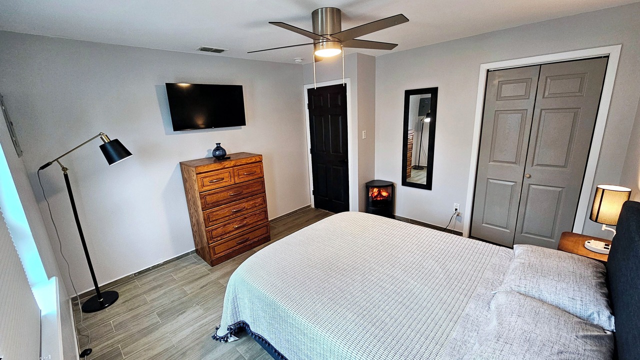 Photo of Bedroom in Edinburg